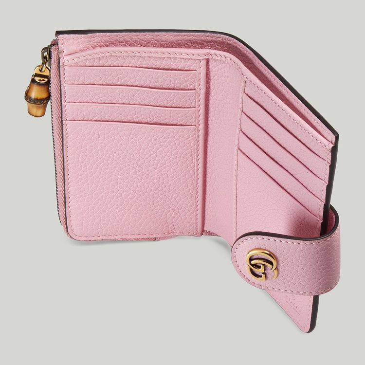 739498.AABXM.5823.008.080.0000.Light Medium Double G wallet with bamboo